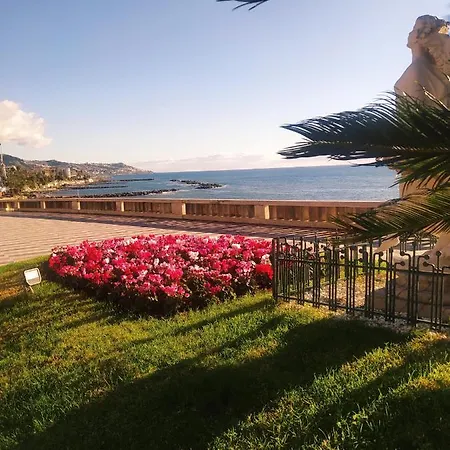 アパート Pergolato Junior サンレモ